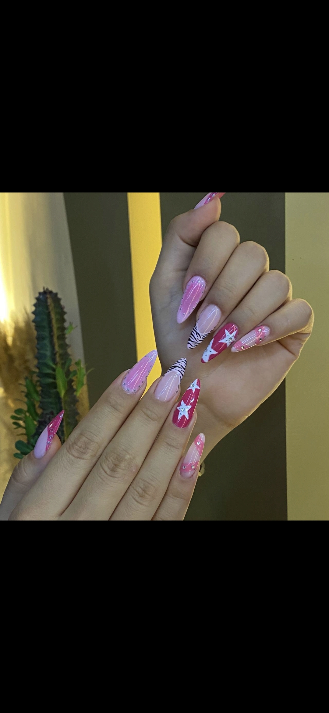 نفیسه — ناخن